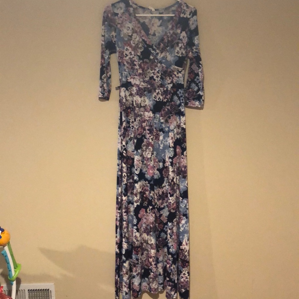 Maternity maxi dress